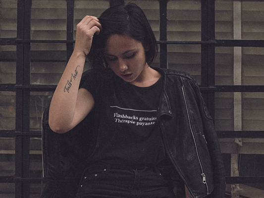 Flashbacks gratuits Thérapie payante - Unisex T-shirt